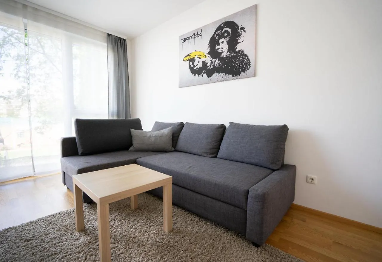 Donaufeld Living - Geräumiges Apartment mit Balkon Wien 0*,  Österreich
