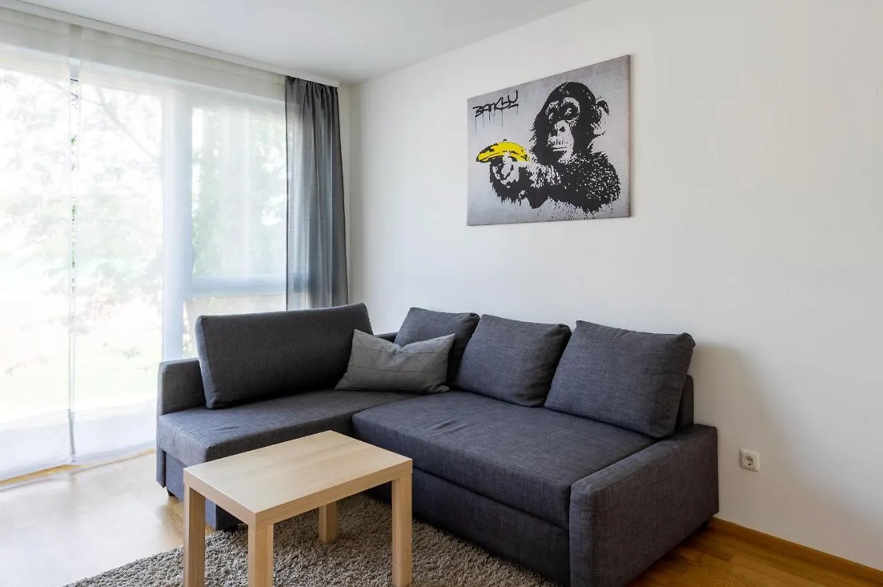 Donaufeld Living - Geräumiges Apartment mit Balkon Wien 0*,  Österreich