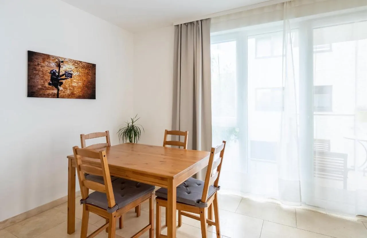 Donaufeld Living - Geräumiges Apartment mit Balkon Wien