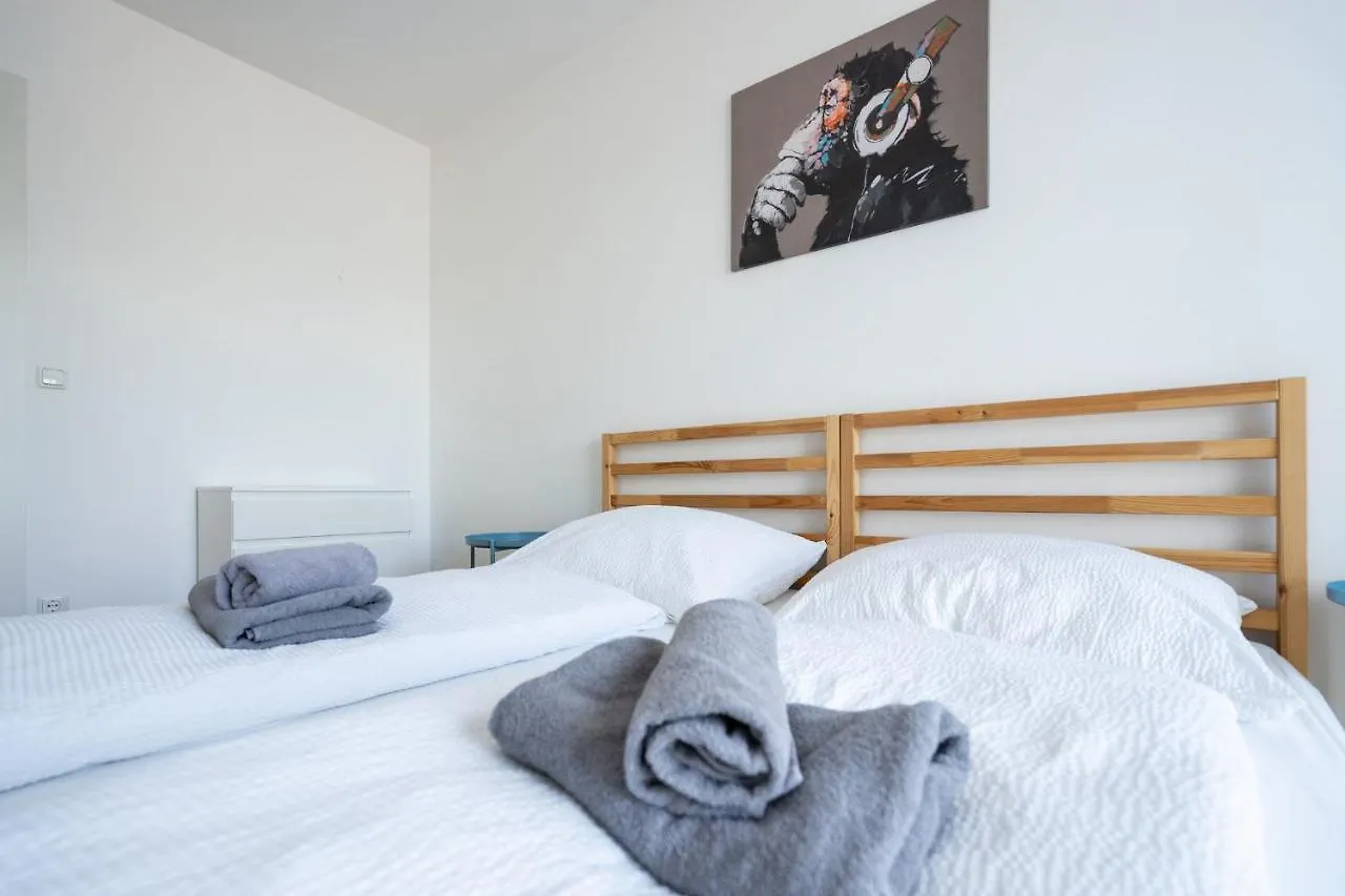 Donaufeld Living - Geräumiges Apartment mit Balkon Wien