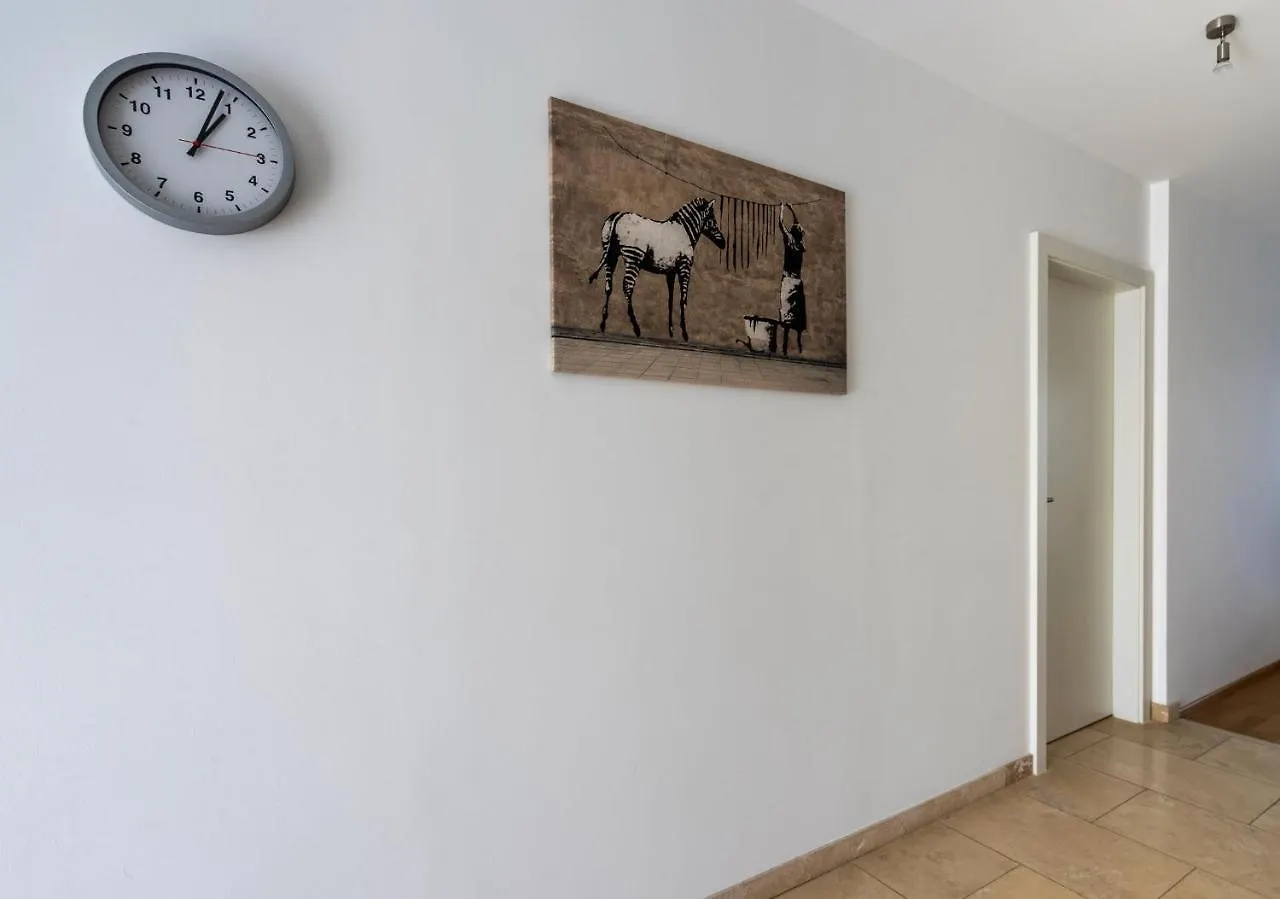 Donaufeld Living - Geräumiges Apartment mit Balkon Wien