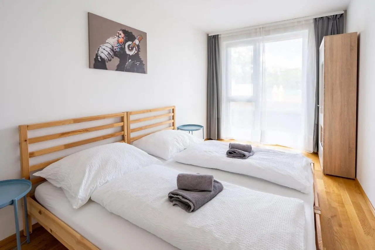 Donaufeld Living - Geräumiges Apartment mit Balkon Wien 0*,  Österreich