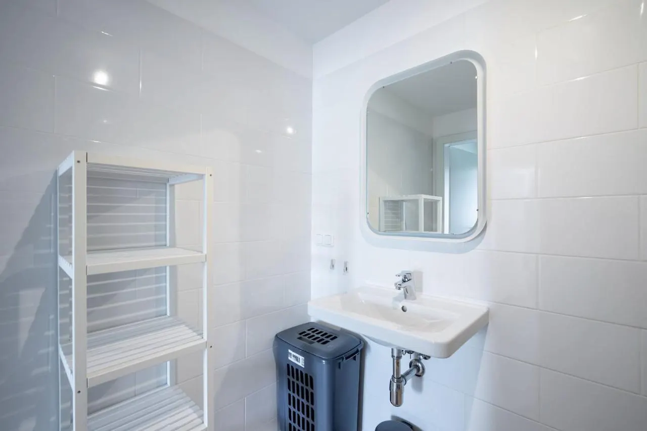Donaufeld Living - Geraumiges Apartment Mit Balkon Vienna Austria